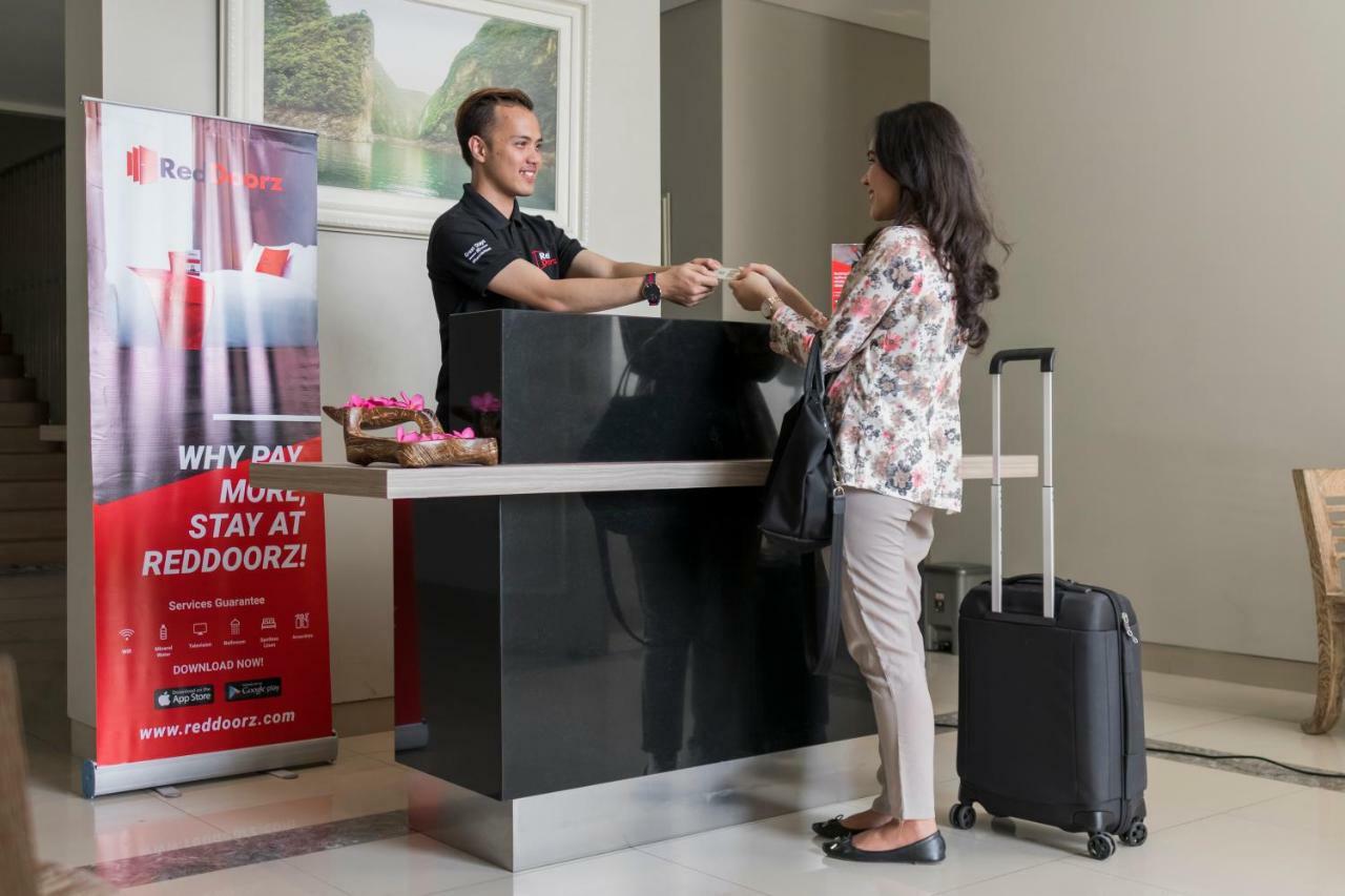 Reddoorz Plus Near Palembang Indah Mall Eksteriør billede